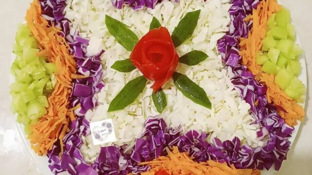 تزیین سالاد کاهو در ظرف گرد و مربع + تزیین سالاد فصل