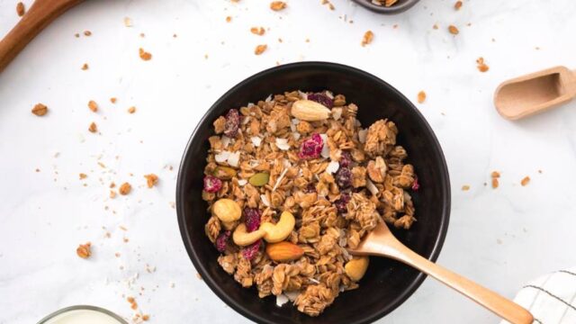 گرانولا چیست؟ ترکیبات و موارد مصرف گرانولا