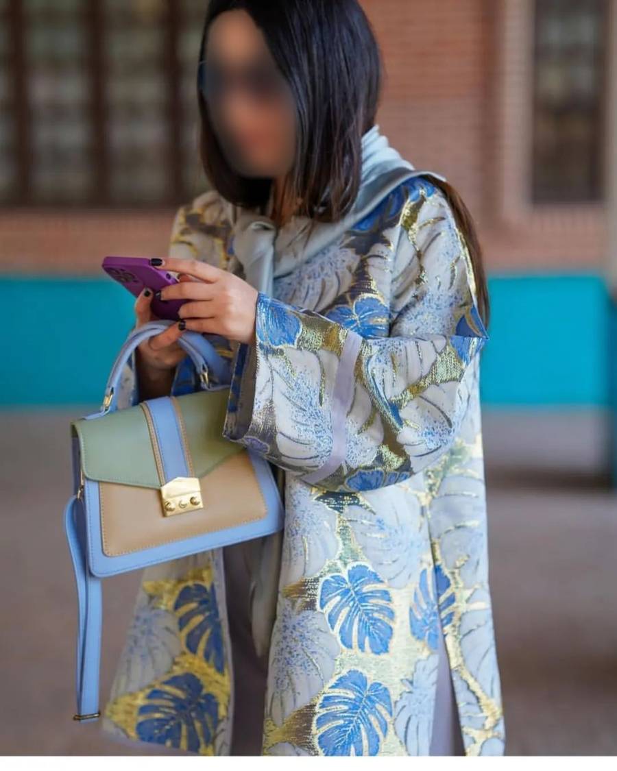 مانتو جلو باز مشکی 