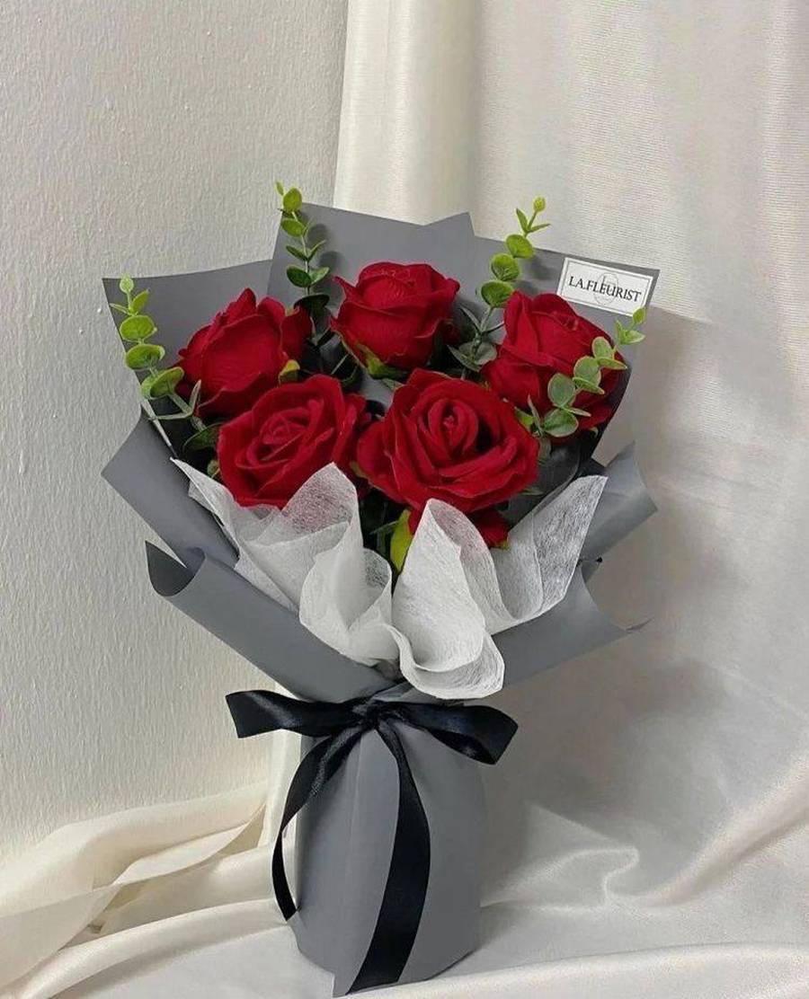 باکس گل و شکلات کوچک 