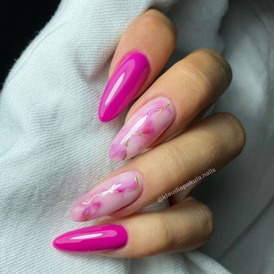 طراحی ناخن با لاک صورتی و نقره ای 