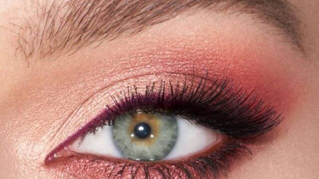 آرایش چشم رنگی را چگونه انجام دهیم؟ | راهکار ها و ترفند های آرایش چشم رنگی