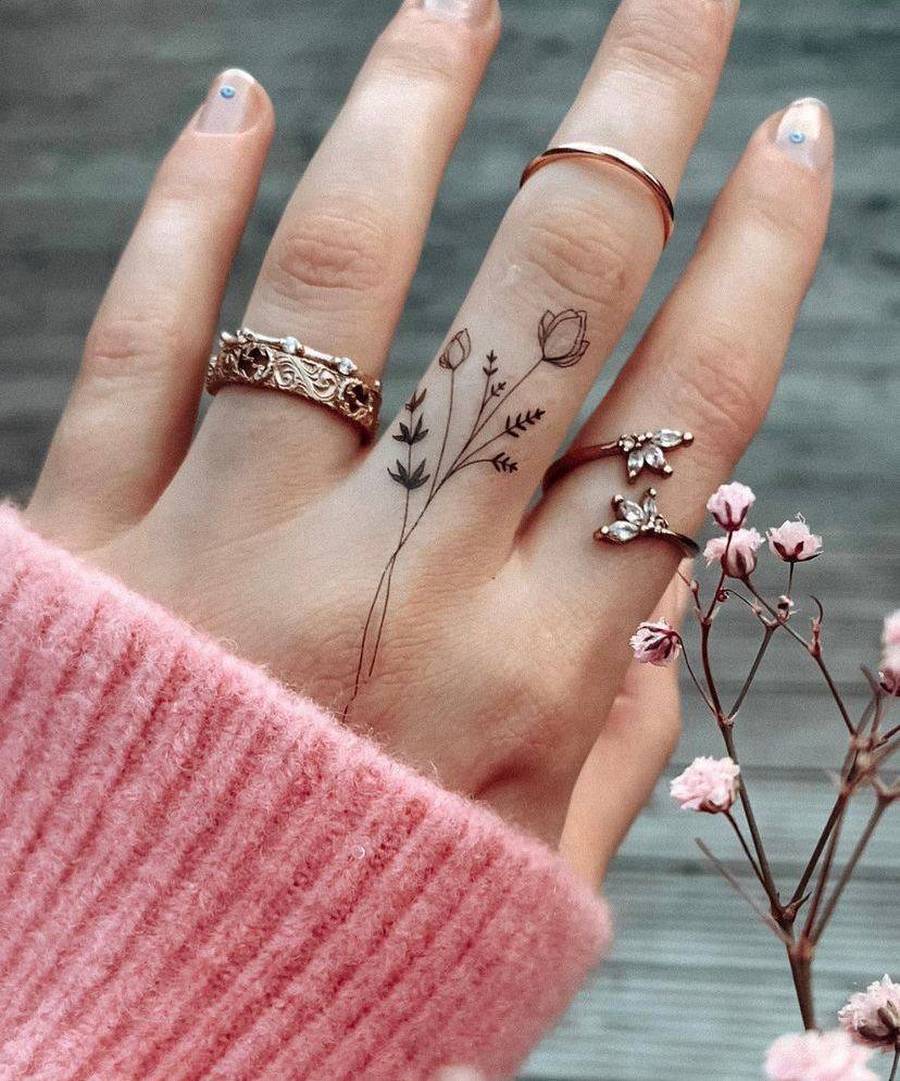 طرح تاتو روی ساعد دست نوشته 