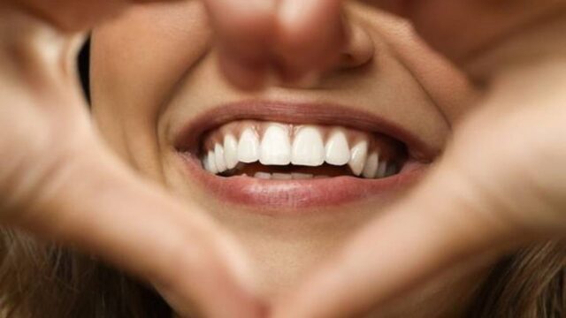 کدام مواد غذایی از پوسیدگی دندان پیشگیری می کند؟ | ارائه نکات مهم و کاربردی