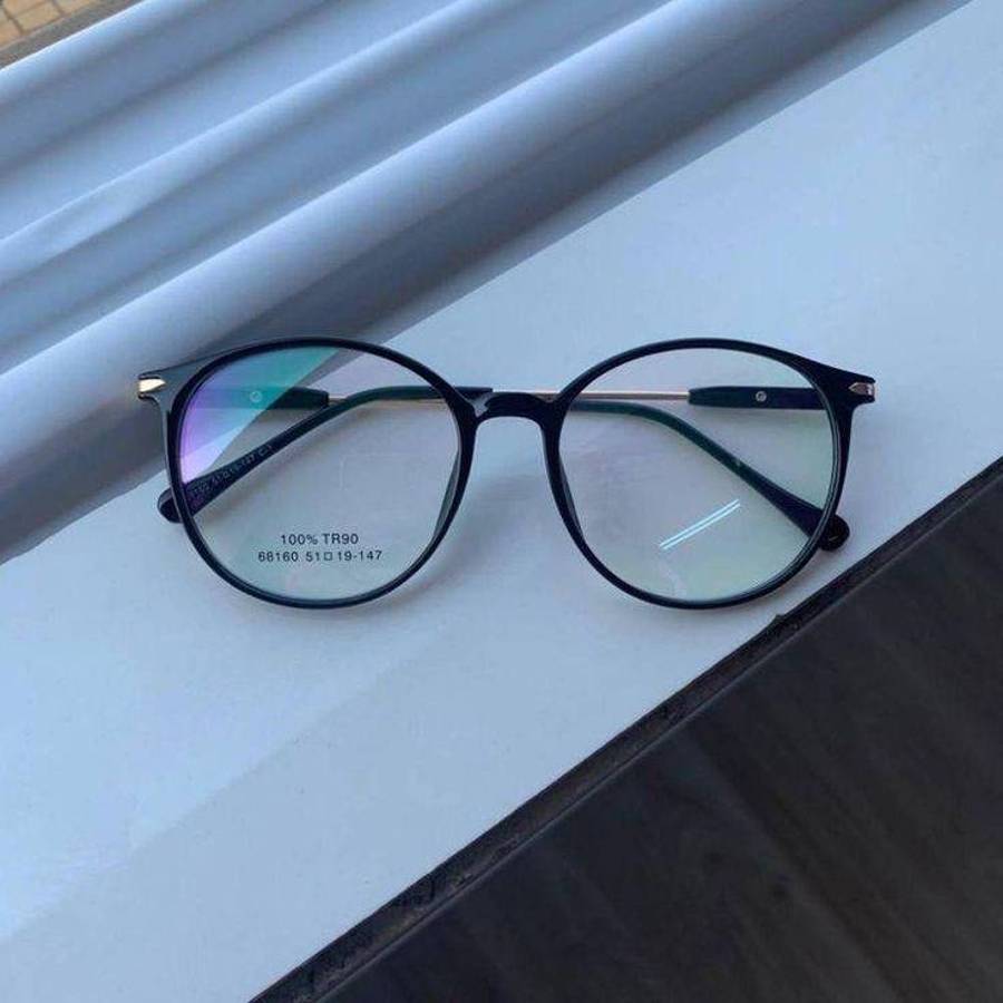 عینک طبی دخترانه شیک برای صورت گرد 