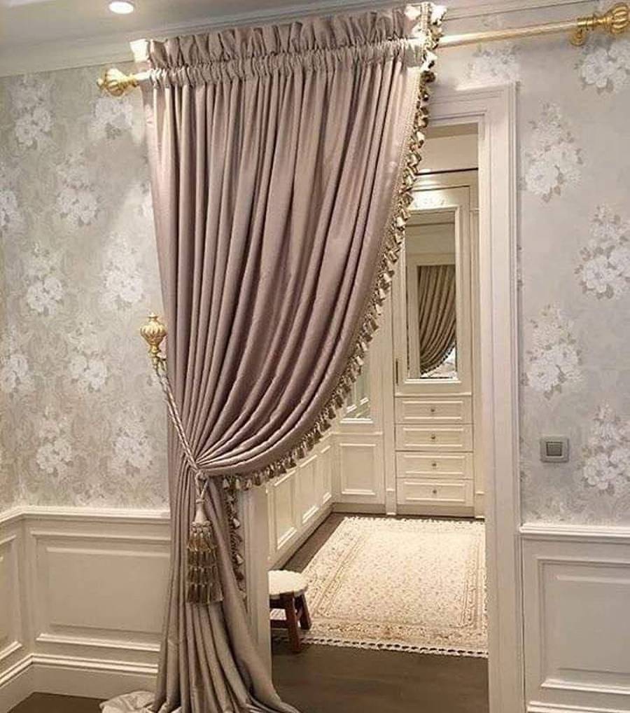پردهای ساده و شیک پذیرایی بدون والان