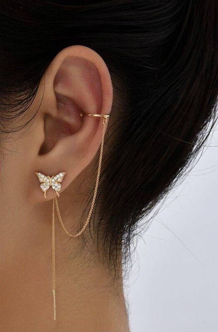 گوشواره بخیه ای در یک سوراخ