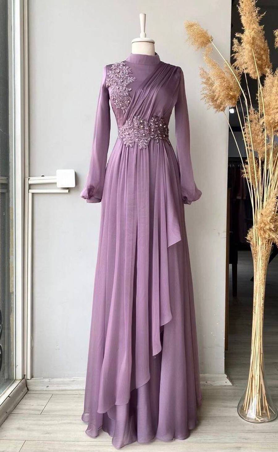  لباس مجلسی پوشیده 