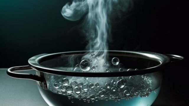 فواید بخور صورت چیه؟ | بررسی کامل و تخصصی این روش سنتی
