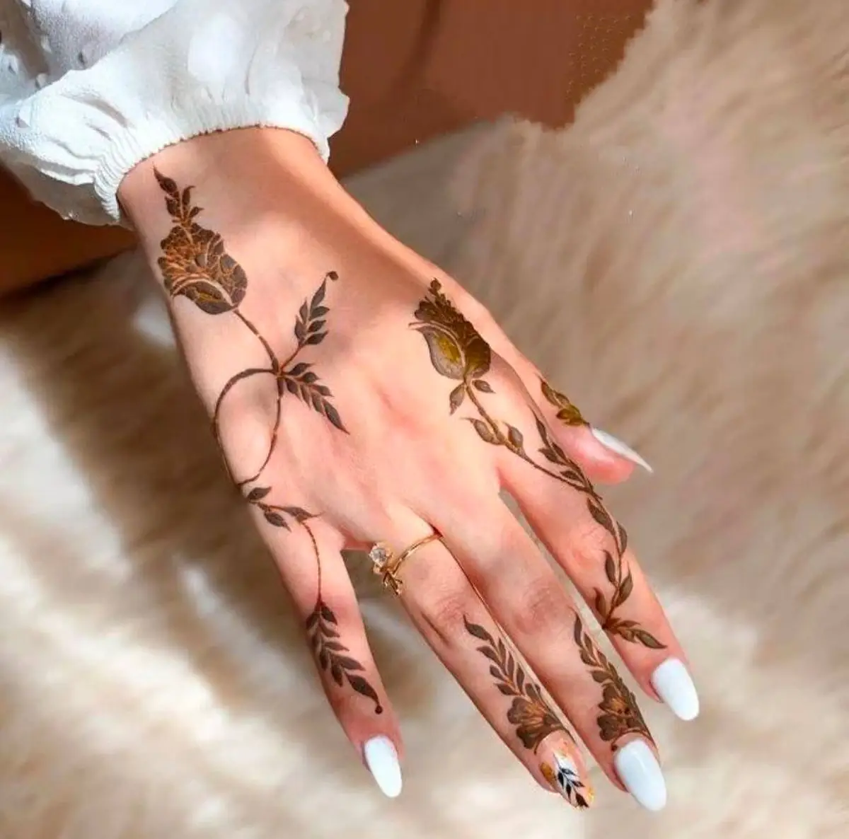 مدل حنا روی دست