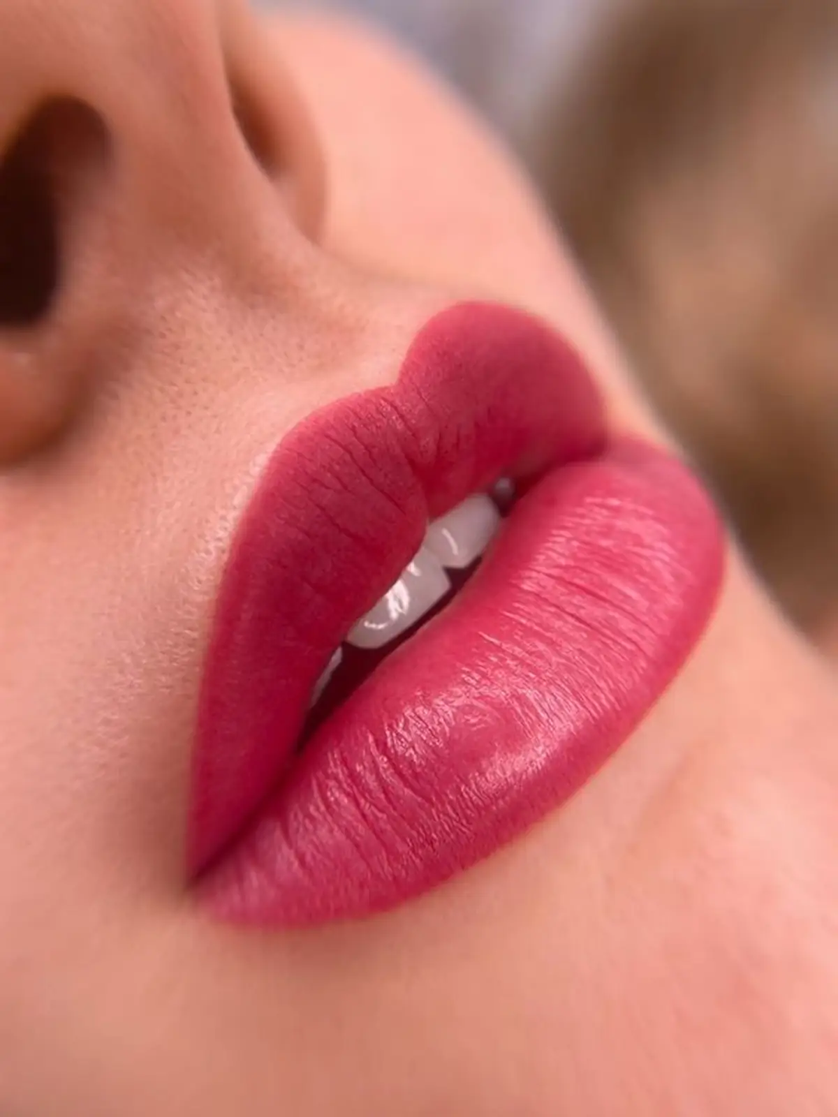  تفاوت شیدینگ لب و رژلب دائم 