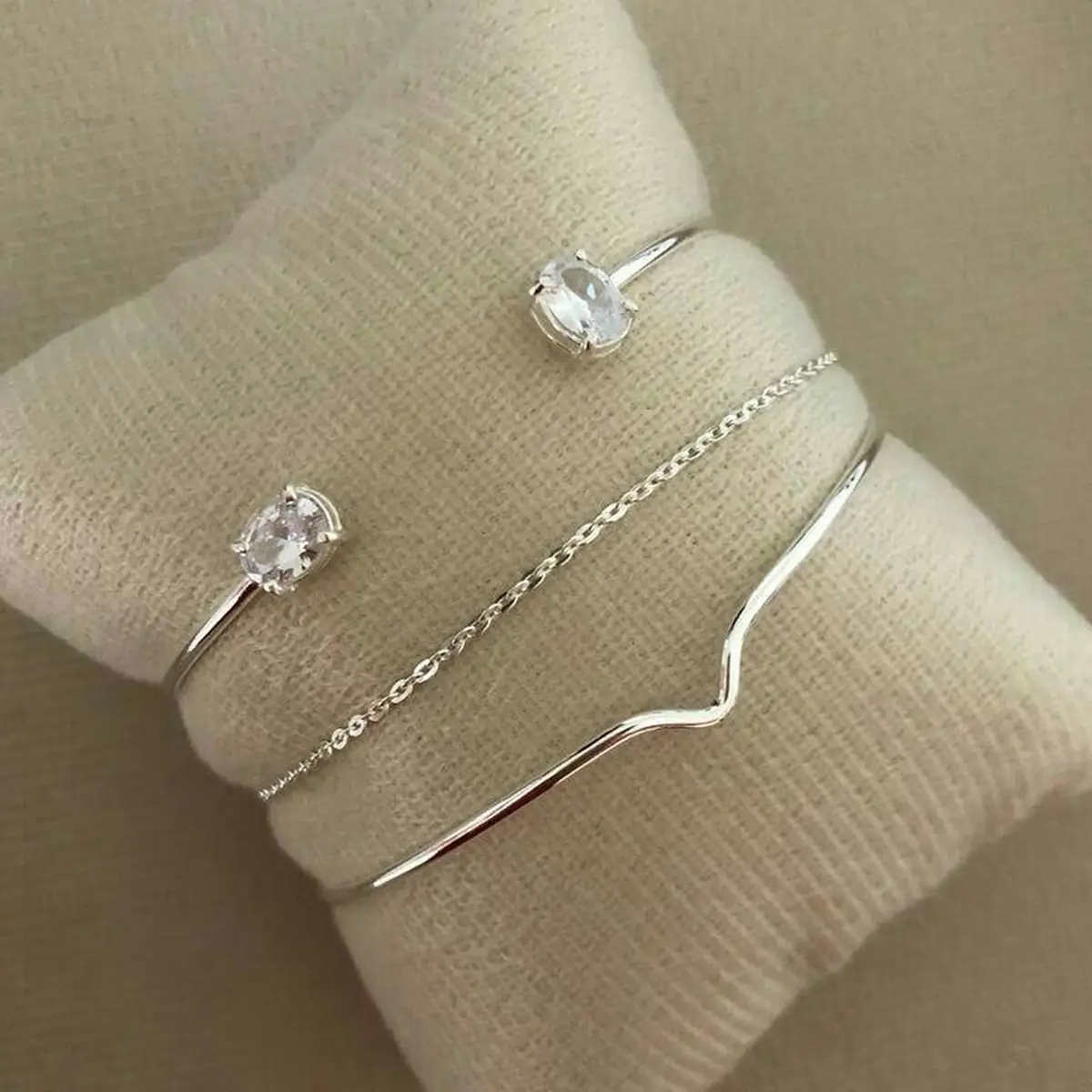 دستبند اسپرت زنانه