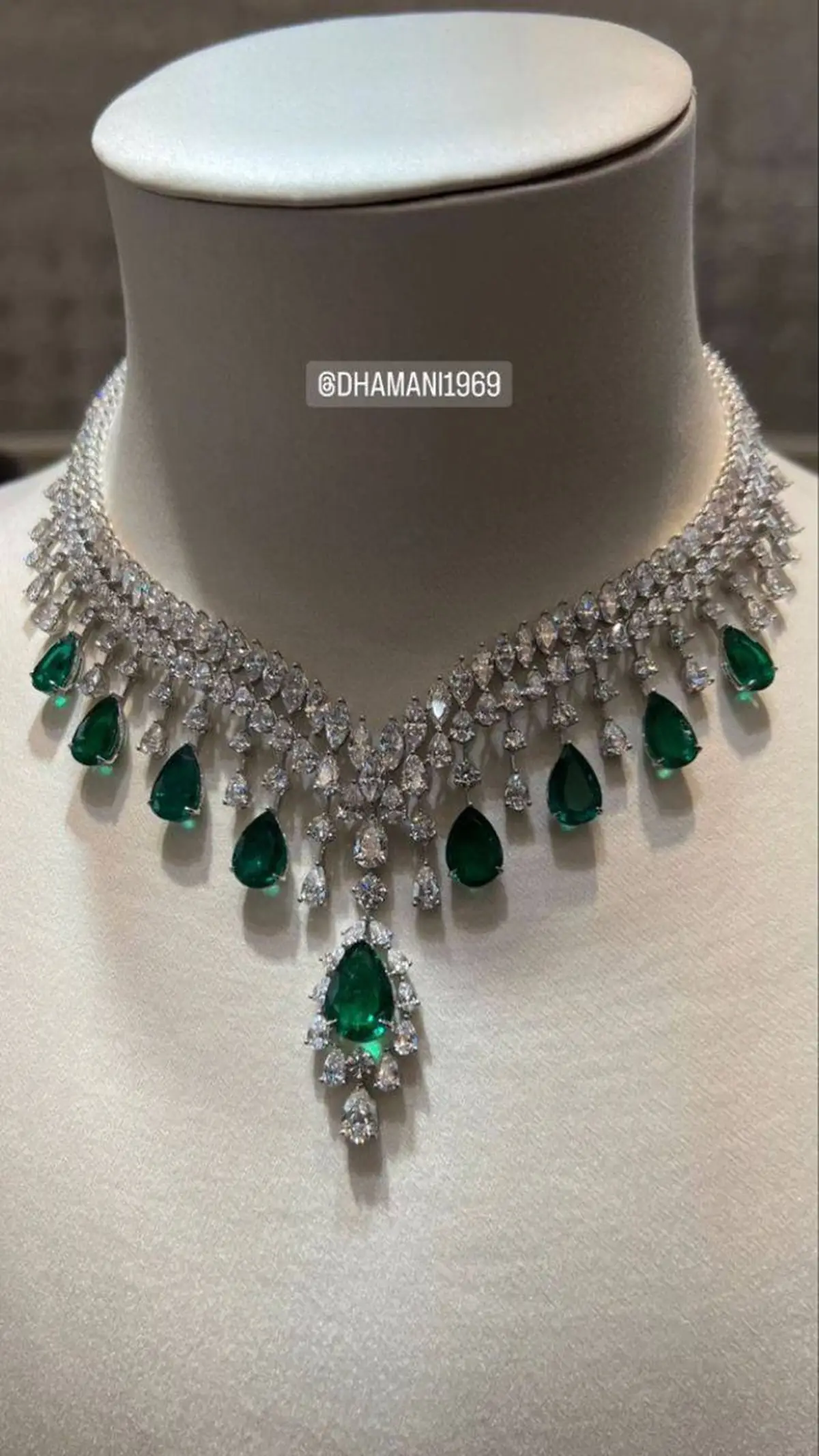 سرویس جواهرات گران 