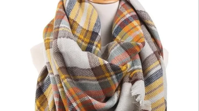 با مانتو تیره چه شالی ست میشه؟ | بررسی همه مدل ها و رنگ ها برای یک استایل خاص