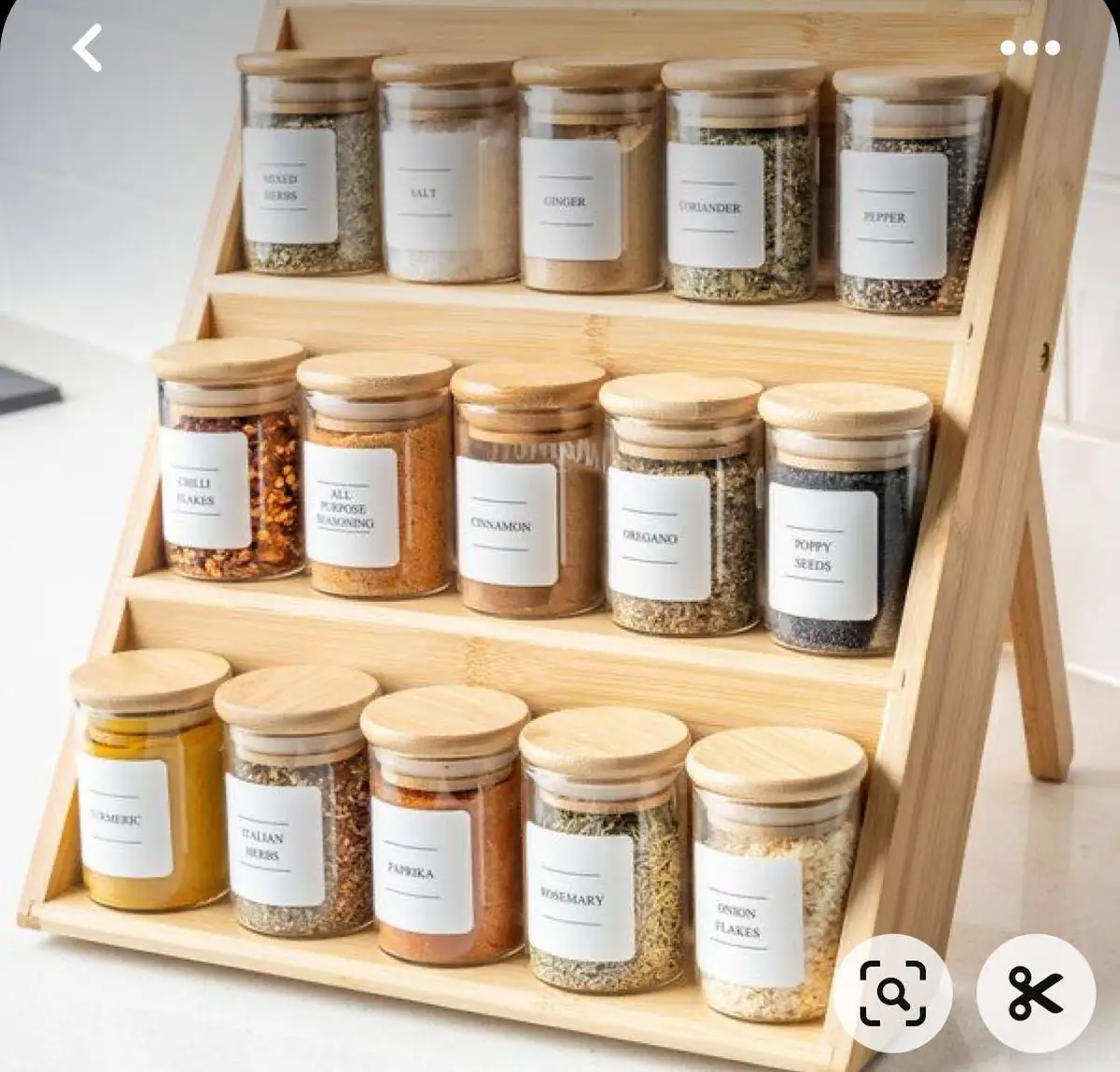 جا ادویه ای روی کابینت 