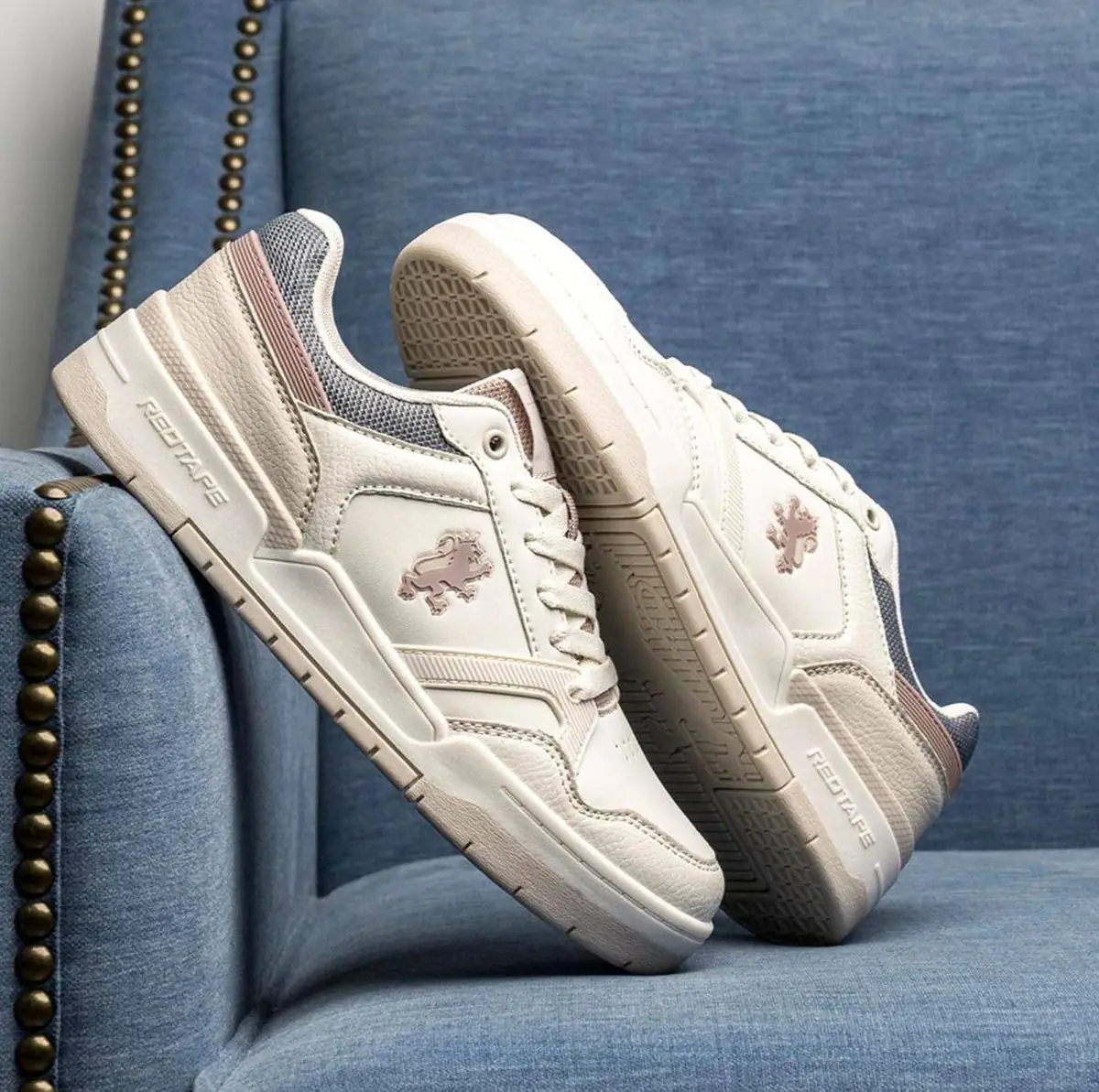 کتانی زنانه مارک دار 
