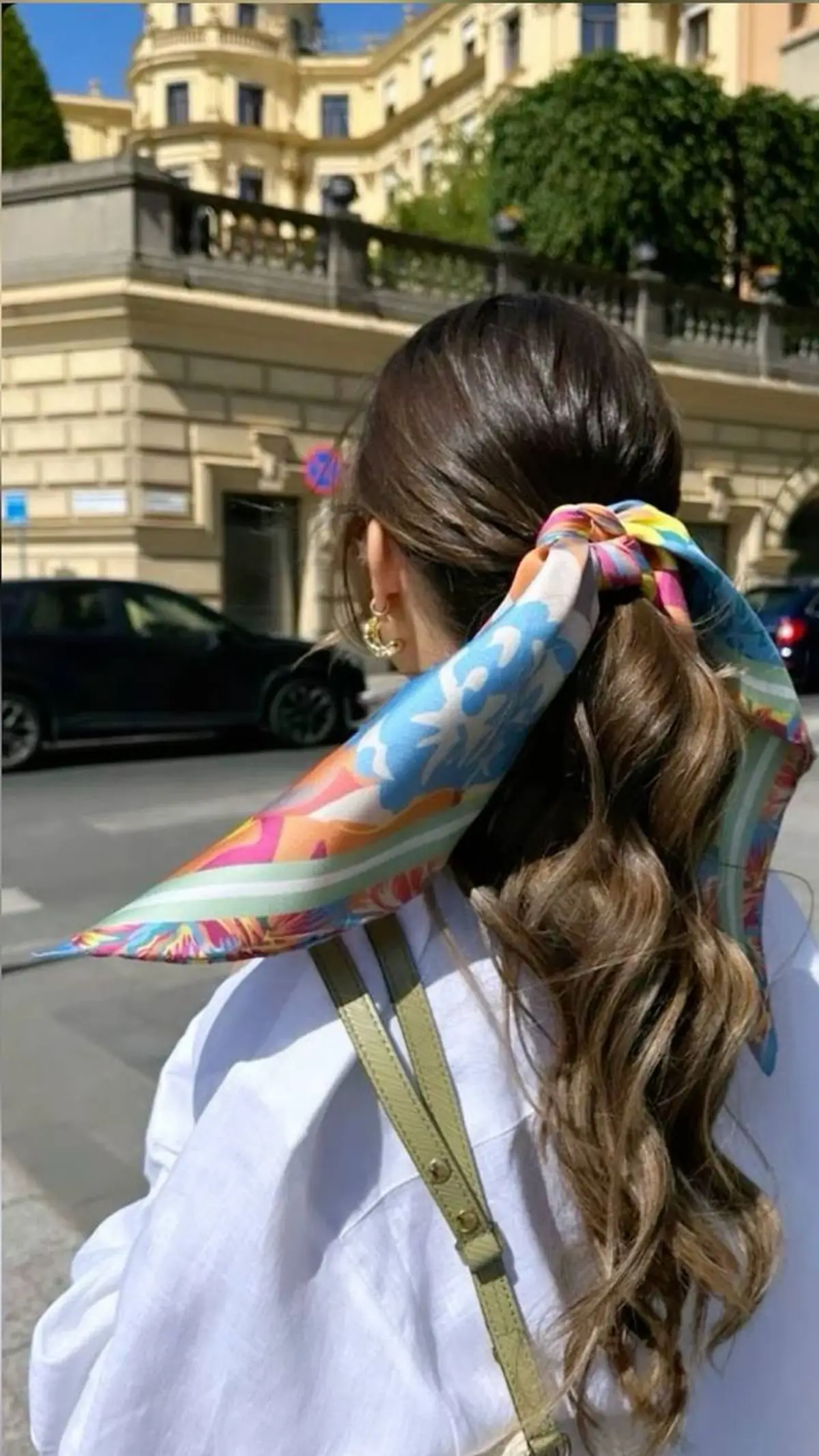 مینی اسکارف با موی کوتاه 