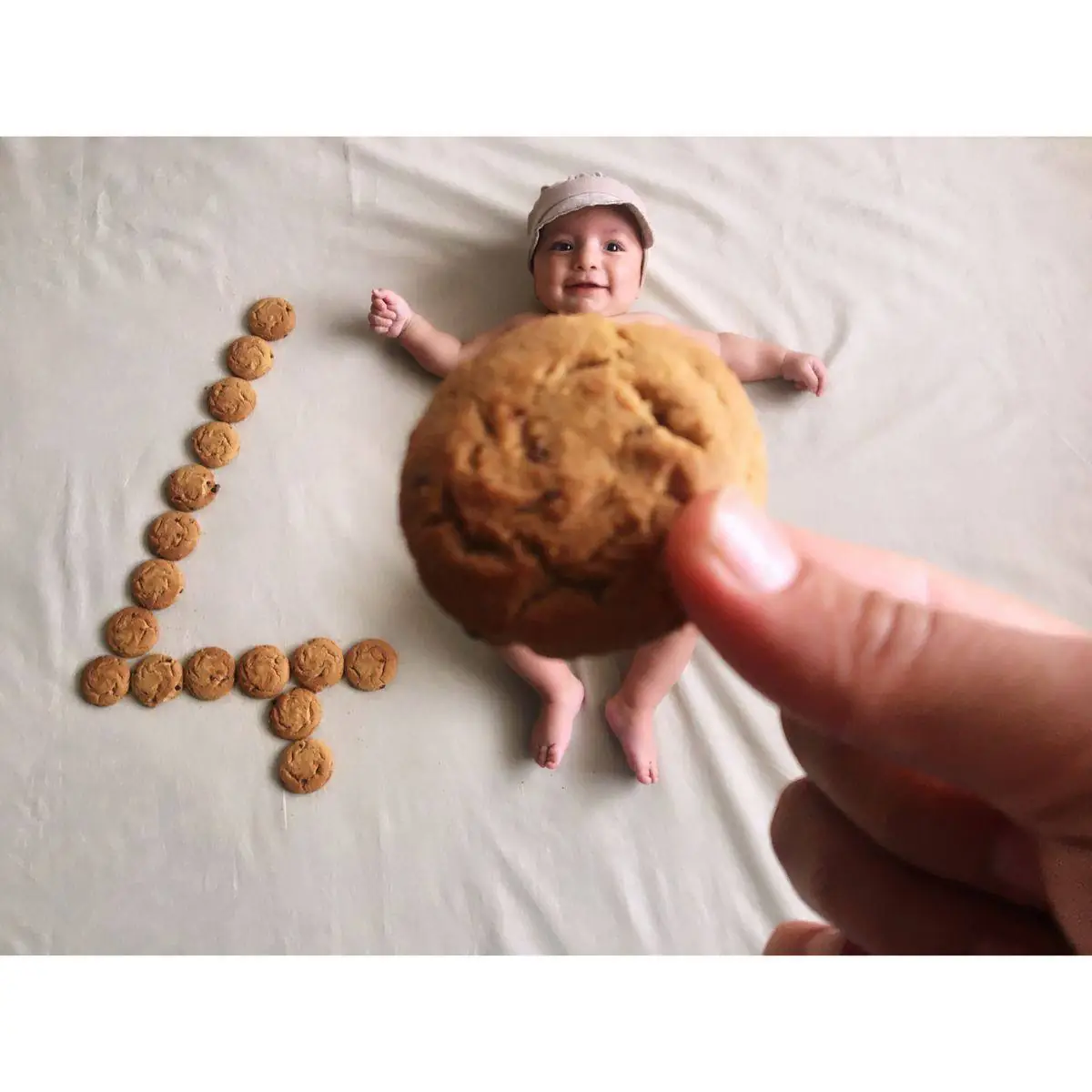 عکس ماهگرد نوزاد با حبوبات 