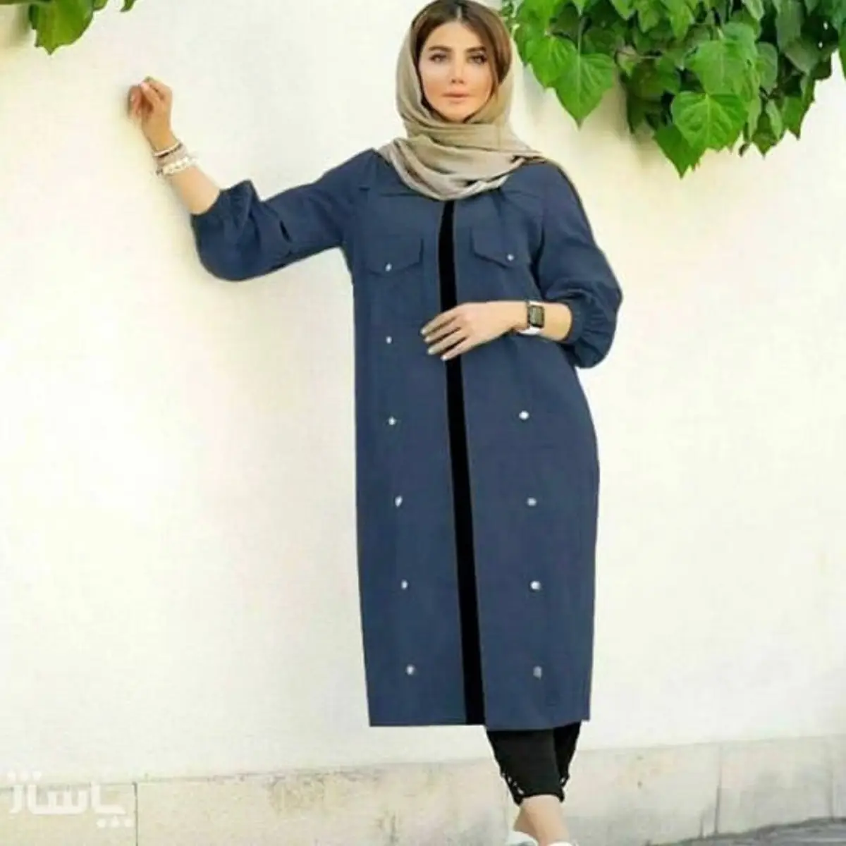 مانتو جلو باز مشکی 