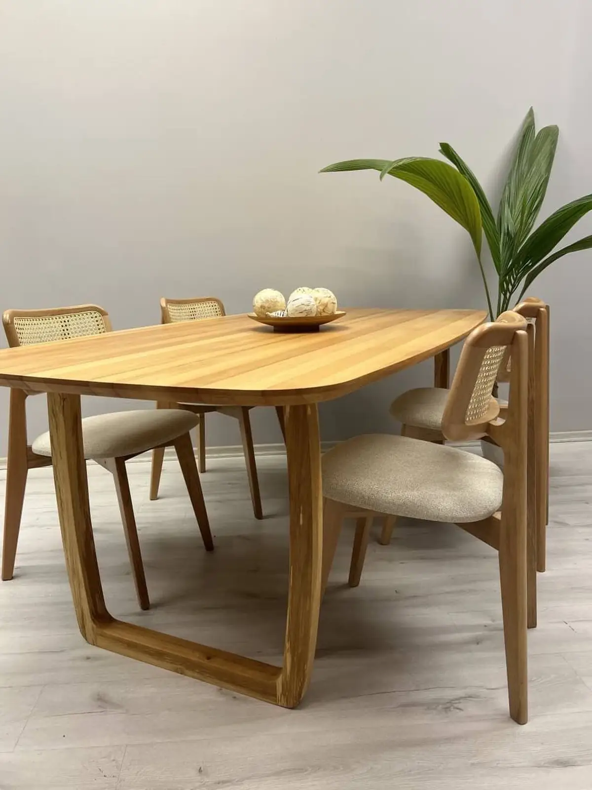 میز ناهار خوری کم جا 