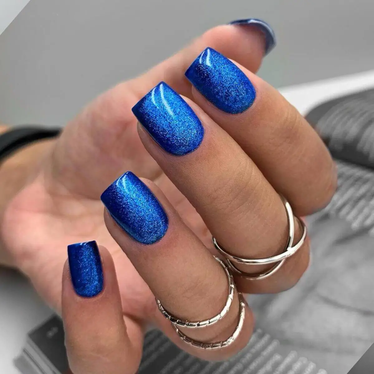 کاشت ناخن ابی تیره 