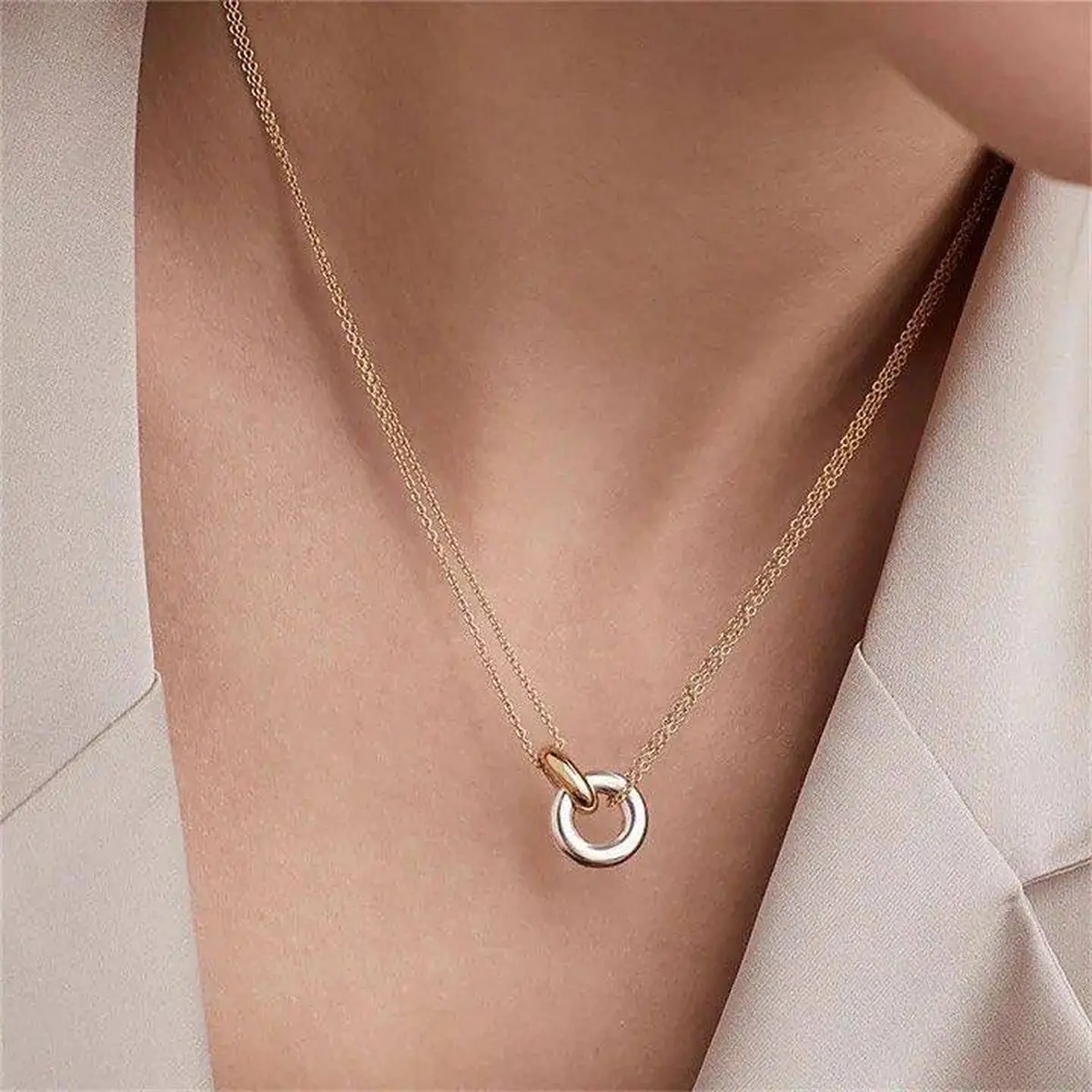 عکس گردنبند دخترانه اسپرت 