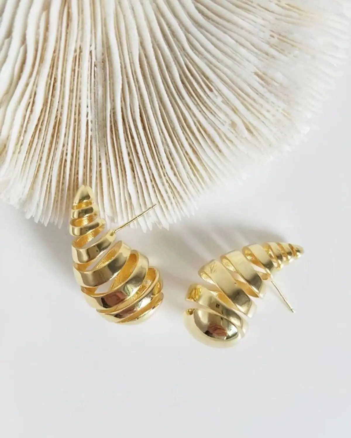 گوشواره اشکی طلا دزشت