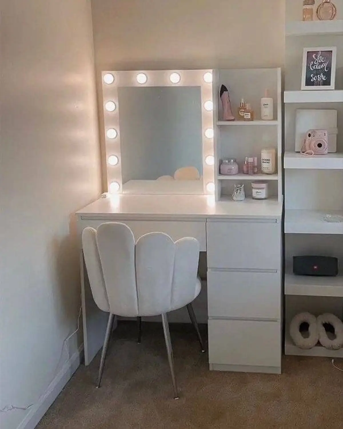 مدل میز آرایش ساده و شیک