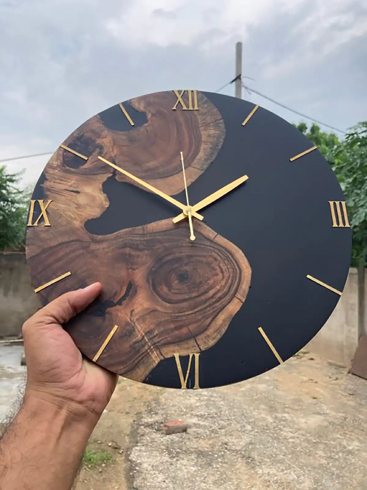 ساعت طرح چوبی
