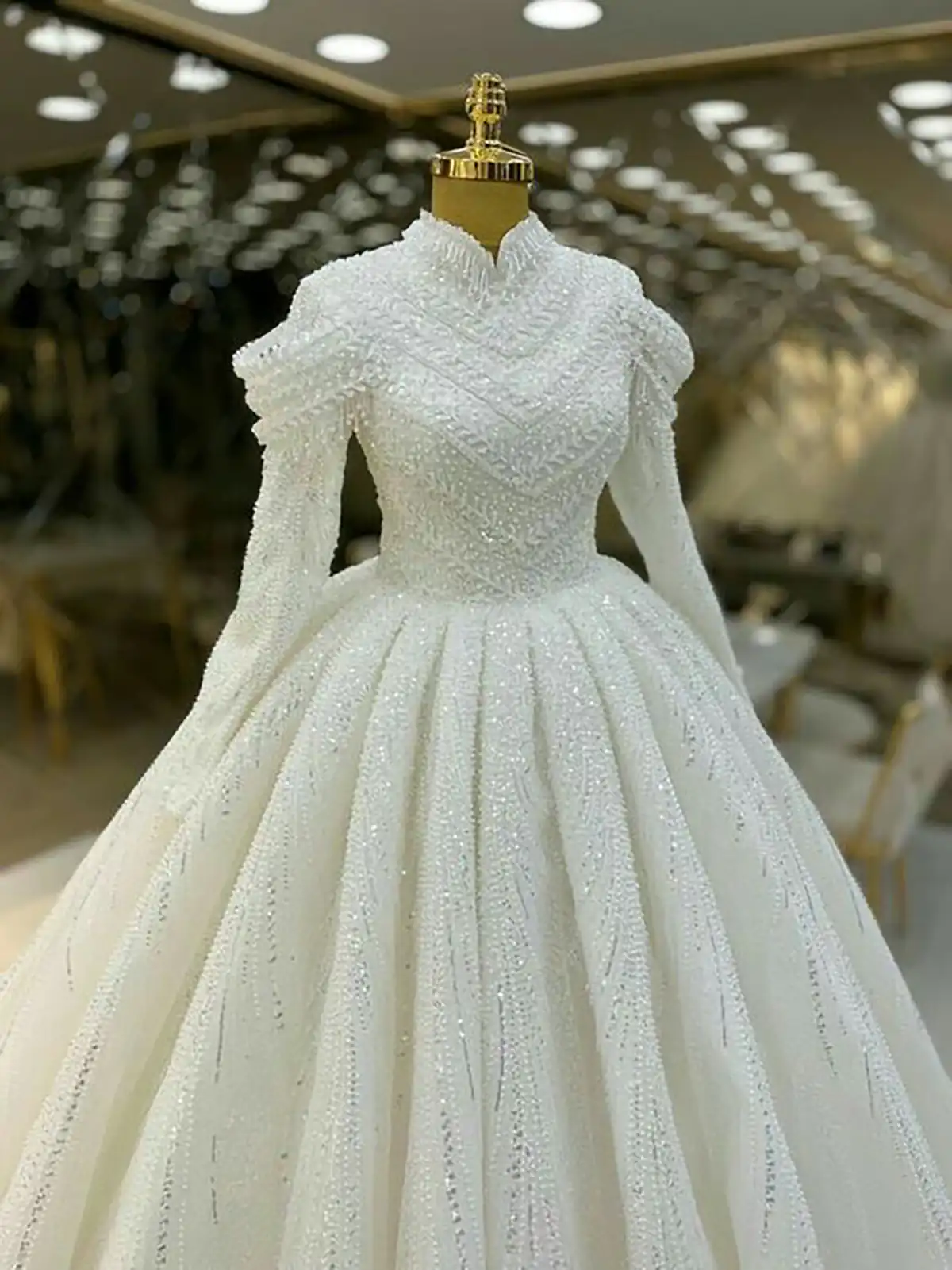 لباس عروس کلاسیک