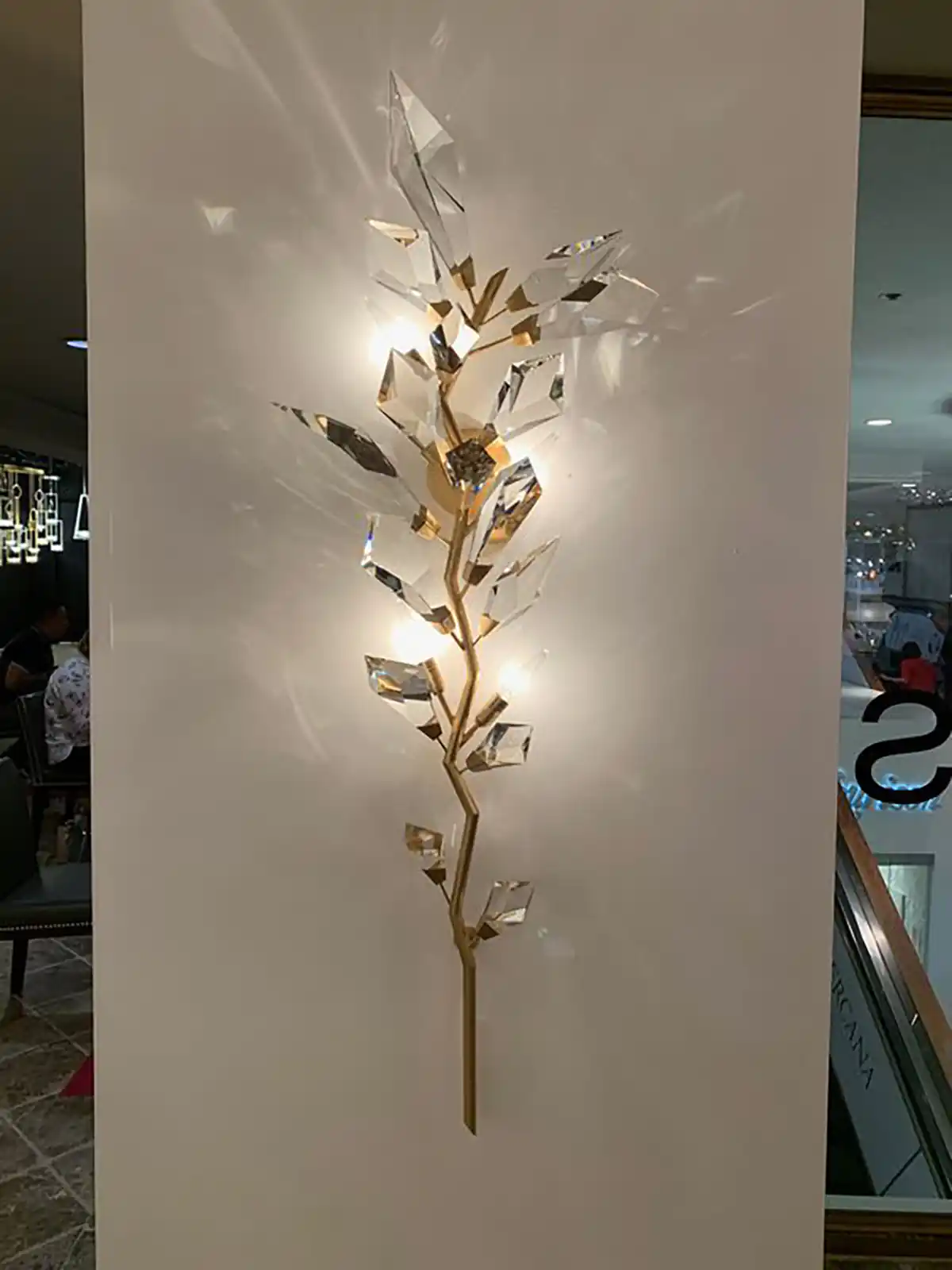 چراغ خواب دیواری