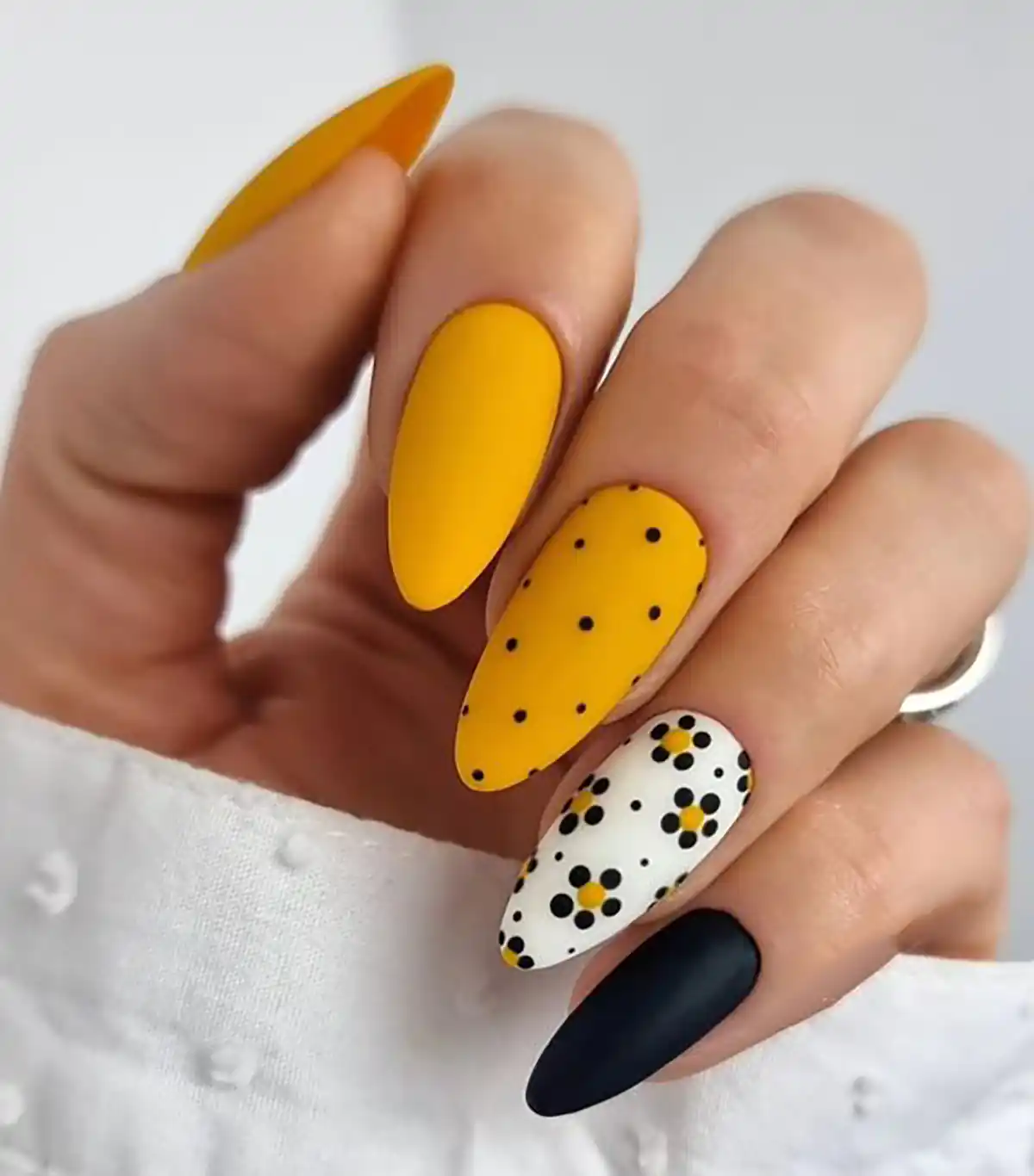طراحی لاکچری ناخن