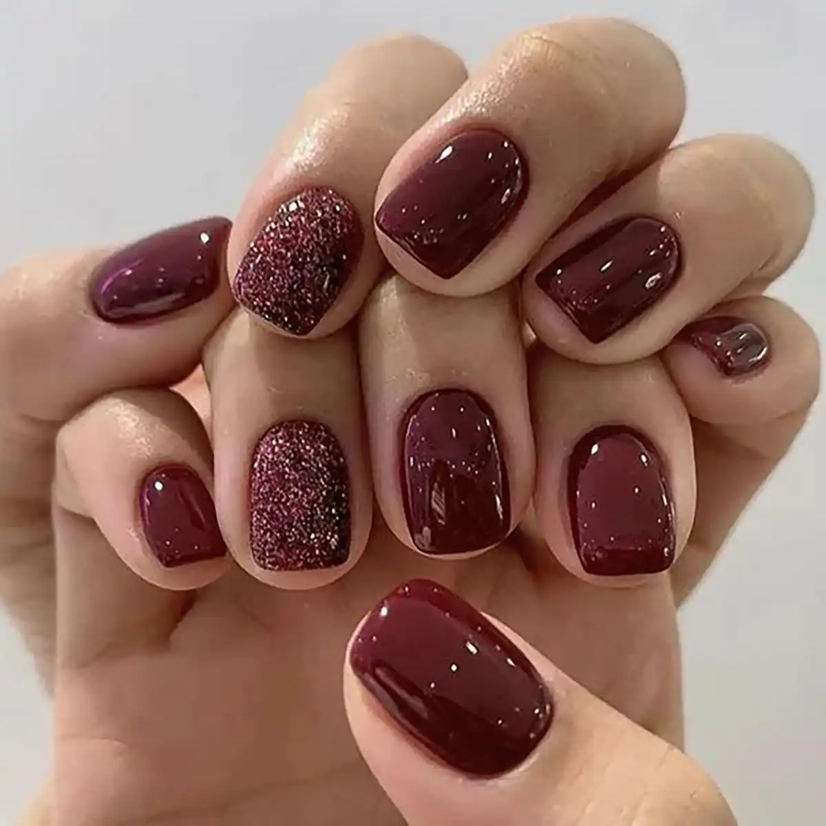 طرح ناخن پاییزی مینیمال