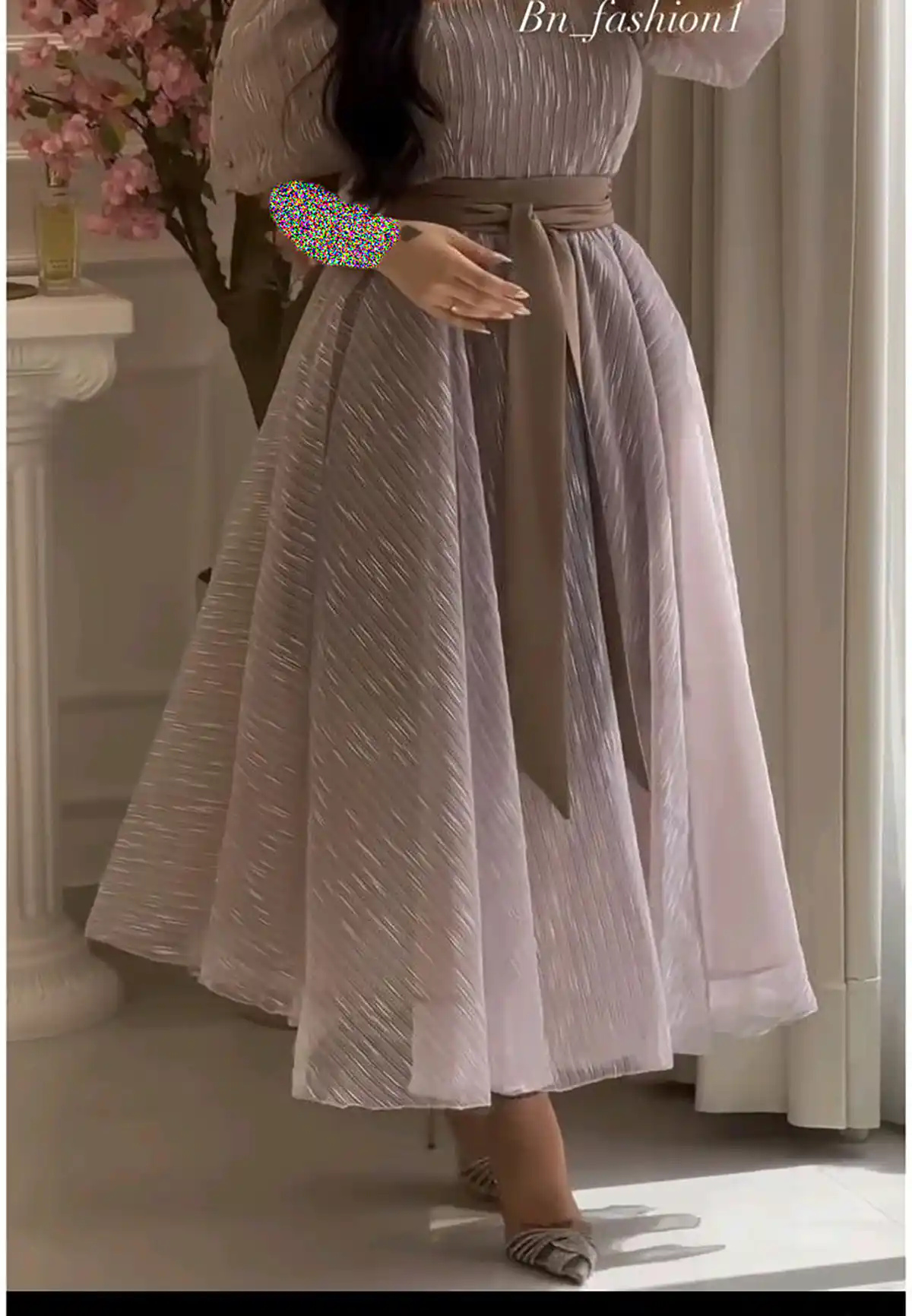 لباس عروسکی پوشیده
