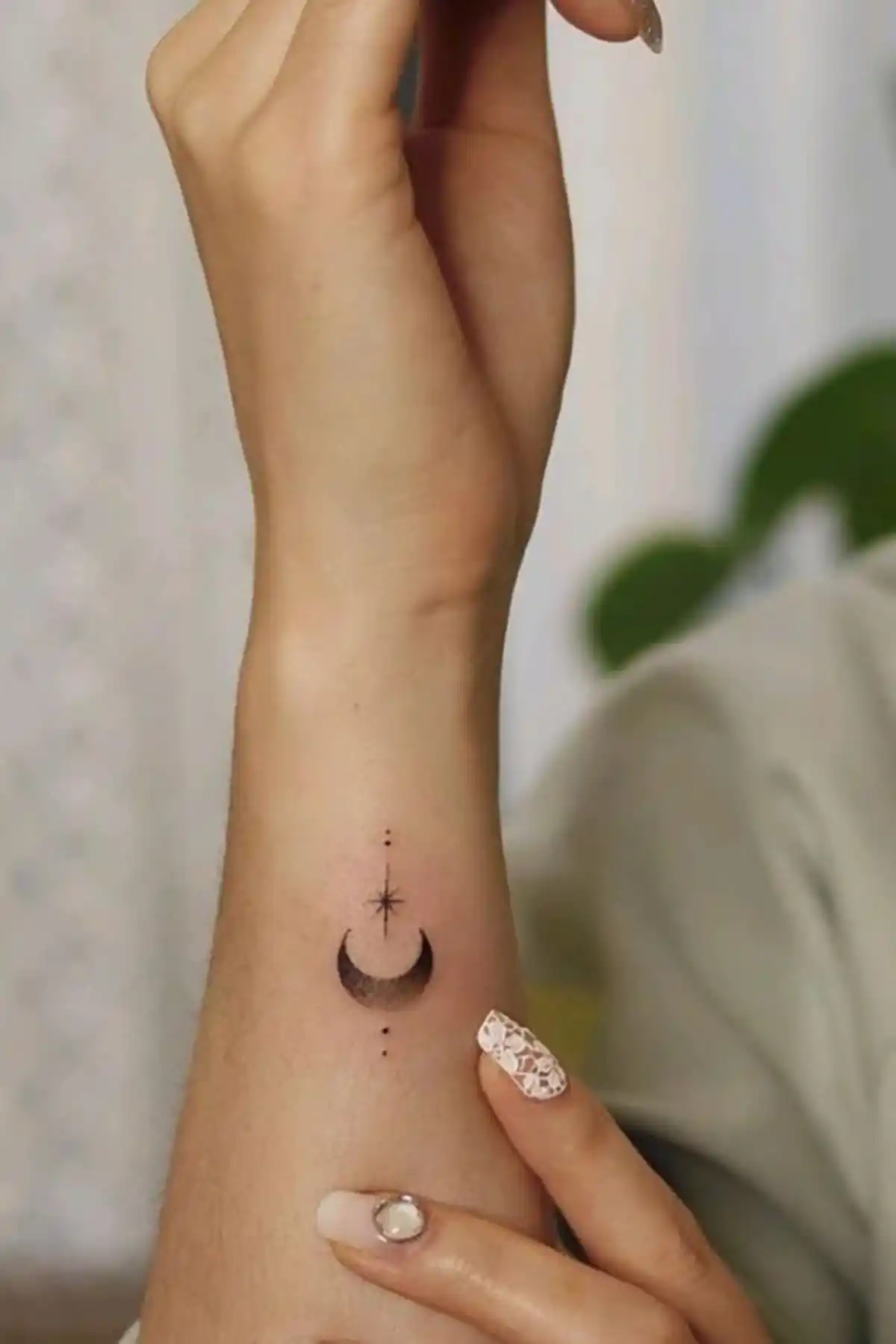 تاتو روی دست مردانه