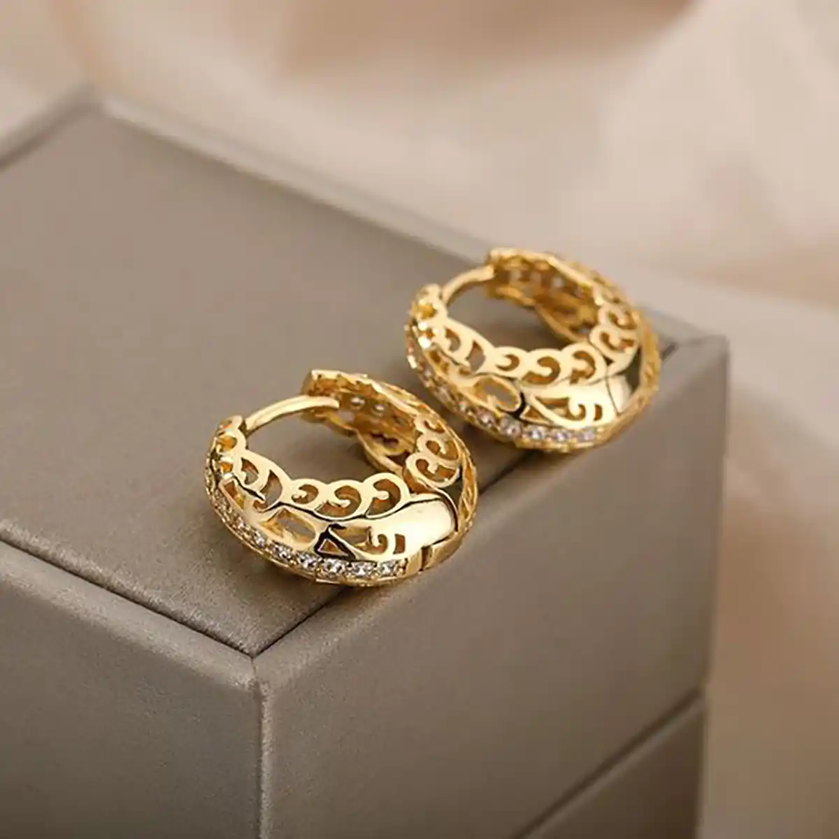 گوشواره دخترانه اسپرت