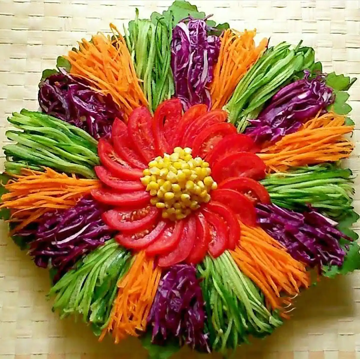 تزیین سالاد برای مهمانی