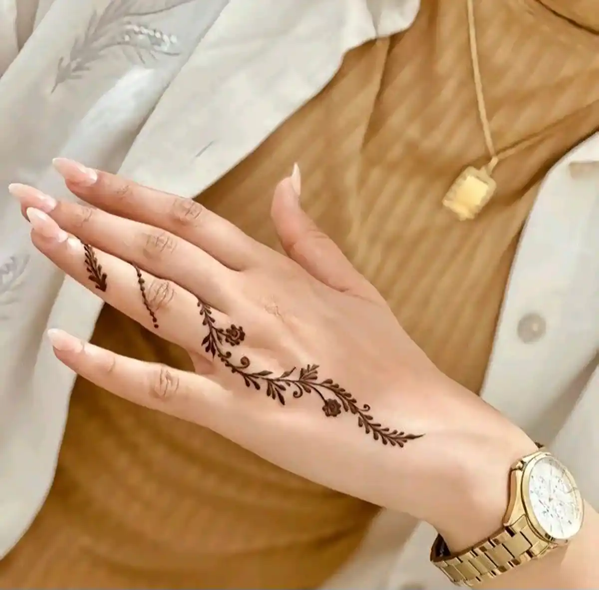 نقش حنا ساده کف دست