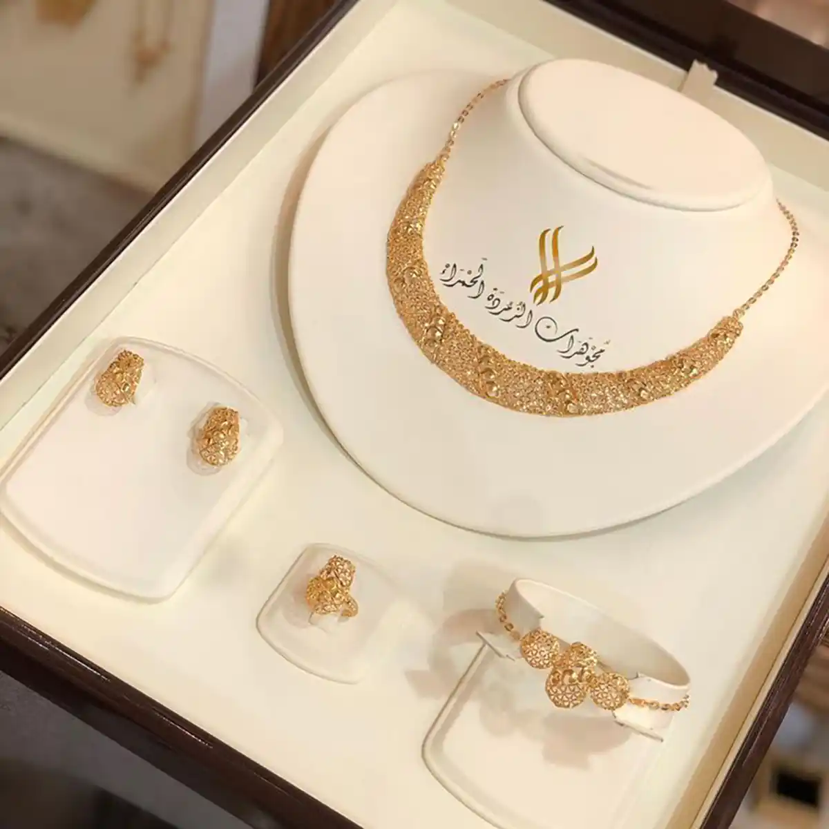 قیمت سرویس طلا عروس ۱۴۰۳