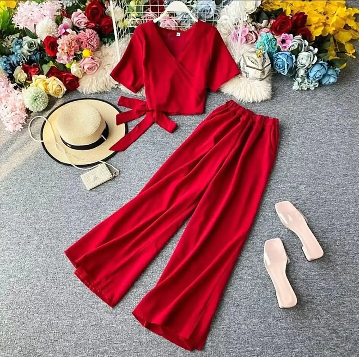 ست نیم تنه و شلوار ورزشی
