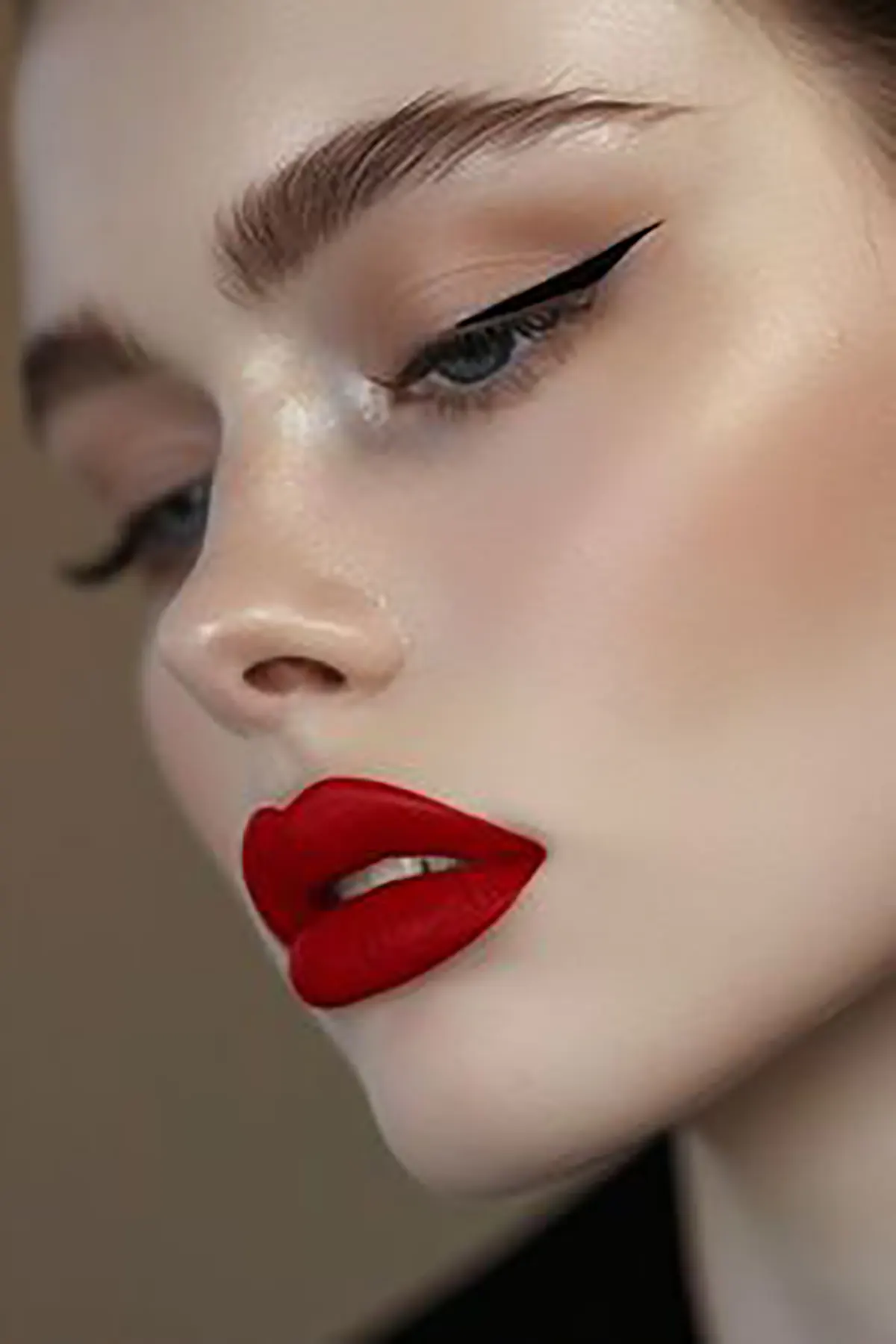 میکاپ زنانه شیک