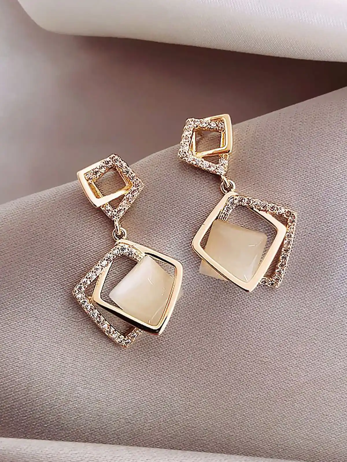گوشواره حلقه ای بزرگ
