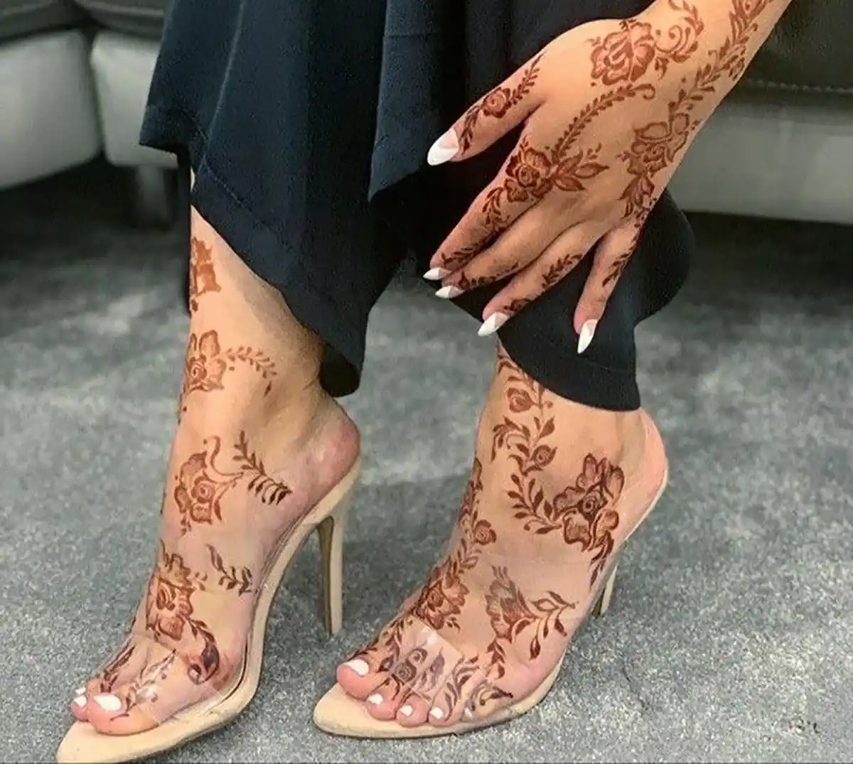 طرح حنا هندی روی دست