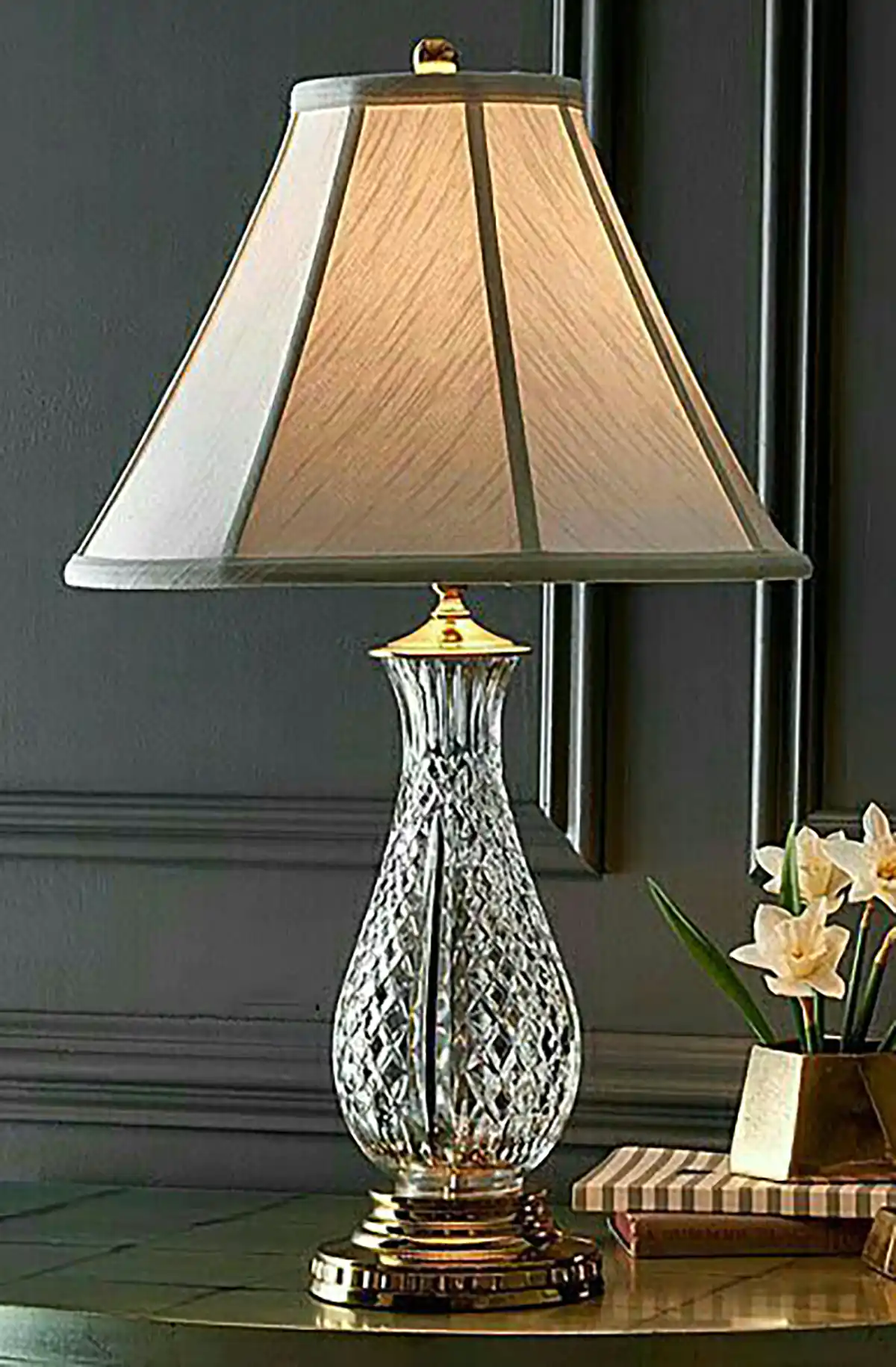 قیمت آباژور ایستاده کنار مبلی دیجی کالا 