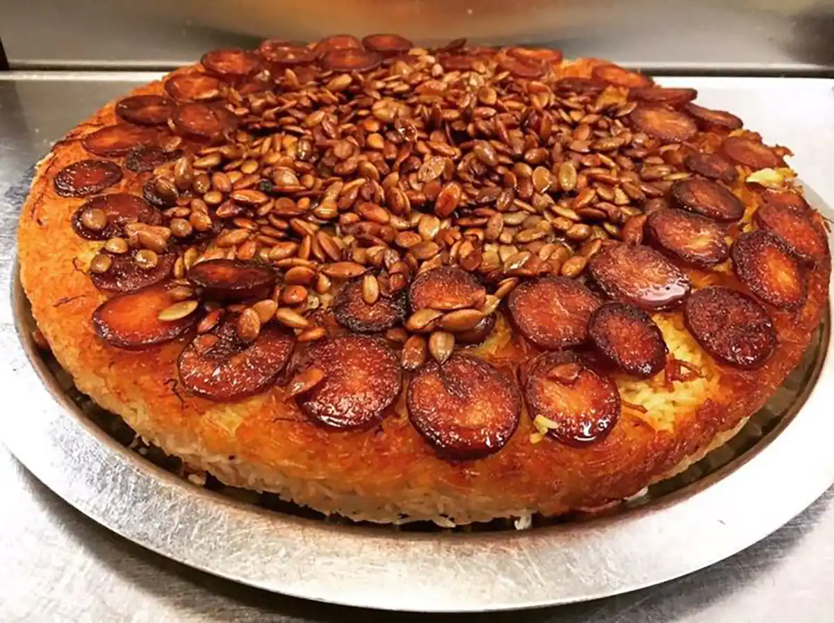 طرز تهیه ته دیگ زعفرانی مشهدی