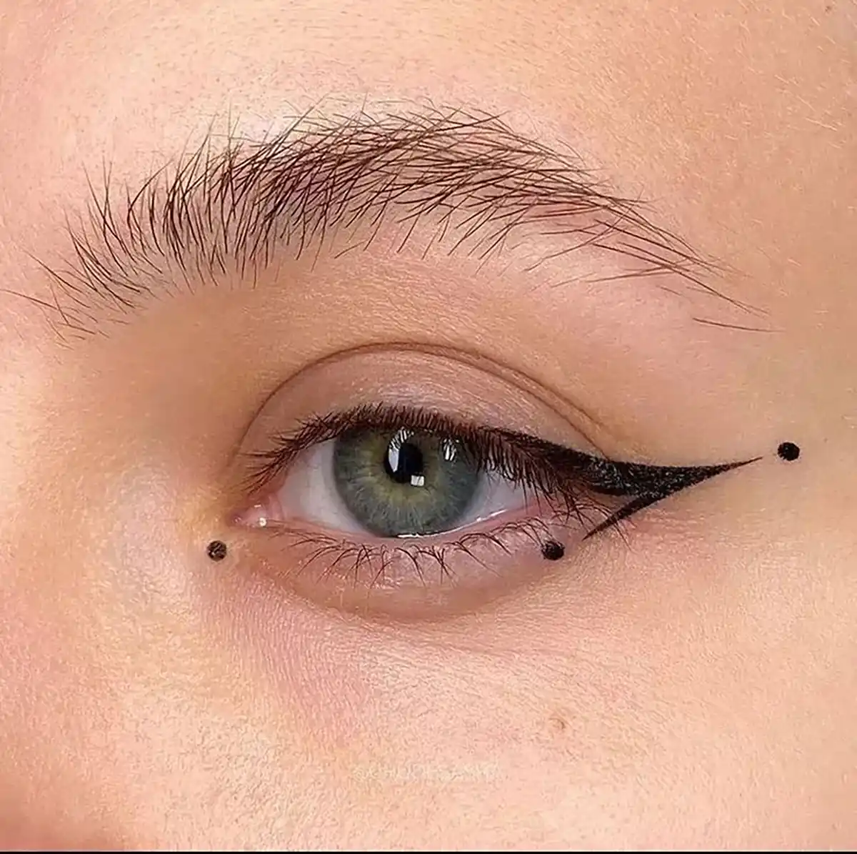 خط چشم ژله ای یورن