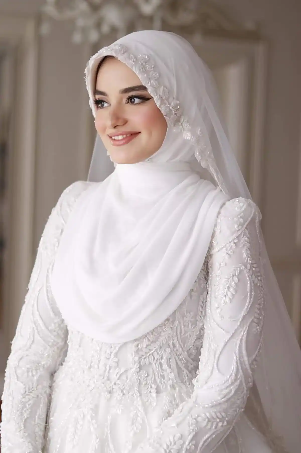 لباس عروس پوشیده