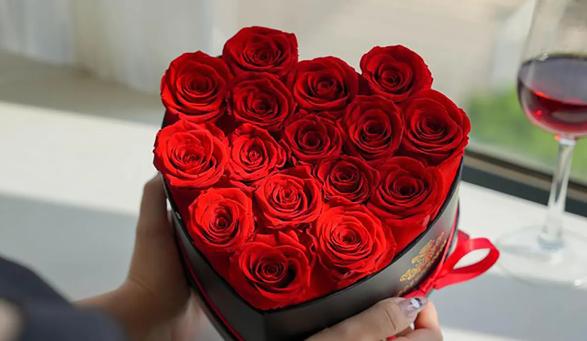 باکس گل لاکچری باکس گل لاکچری اینستاگرام باکس گل لاکچری برای تولد گل لاکچری عاشقانه باکس گل لاکچری مردانه جدیدترین باکس گل قیمت باکس گل لاکچری