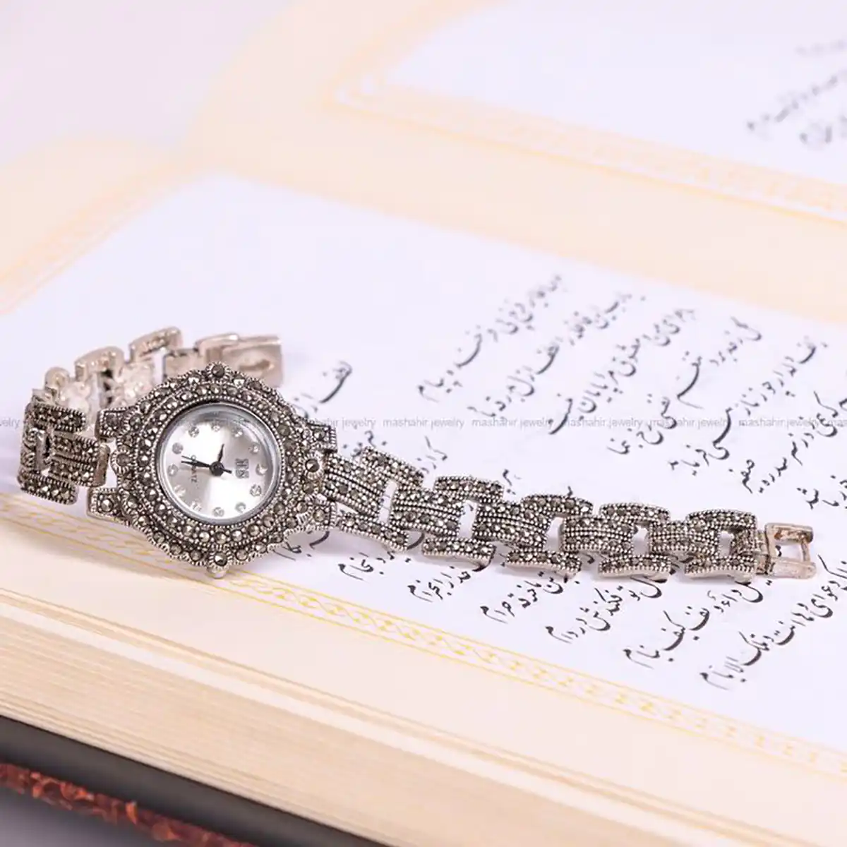 ساعت زنانه بند چرمی