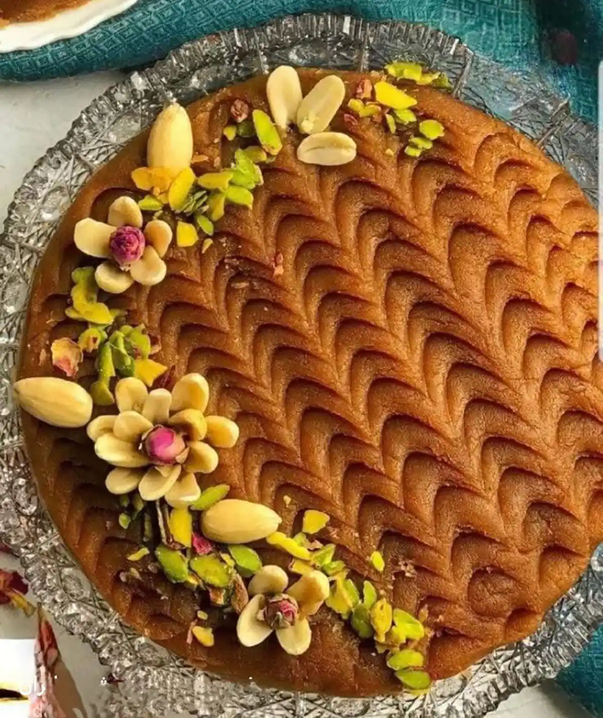 تزیین حلوا با ماسوره